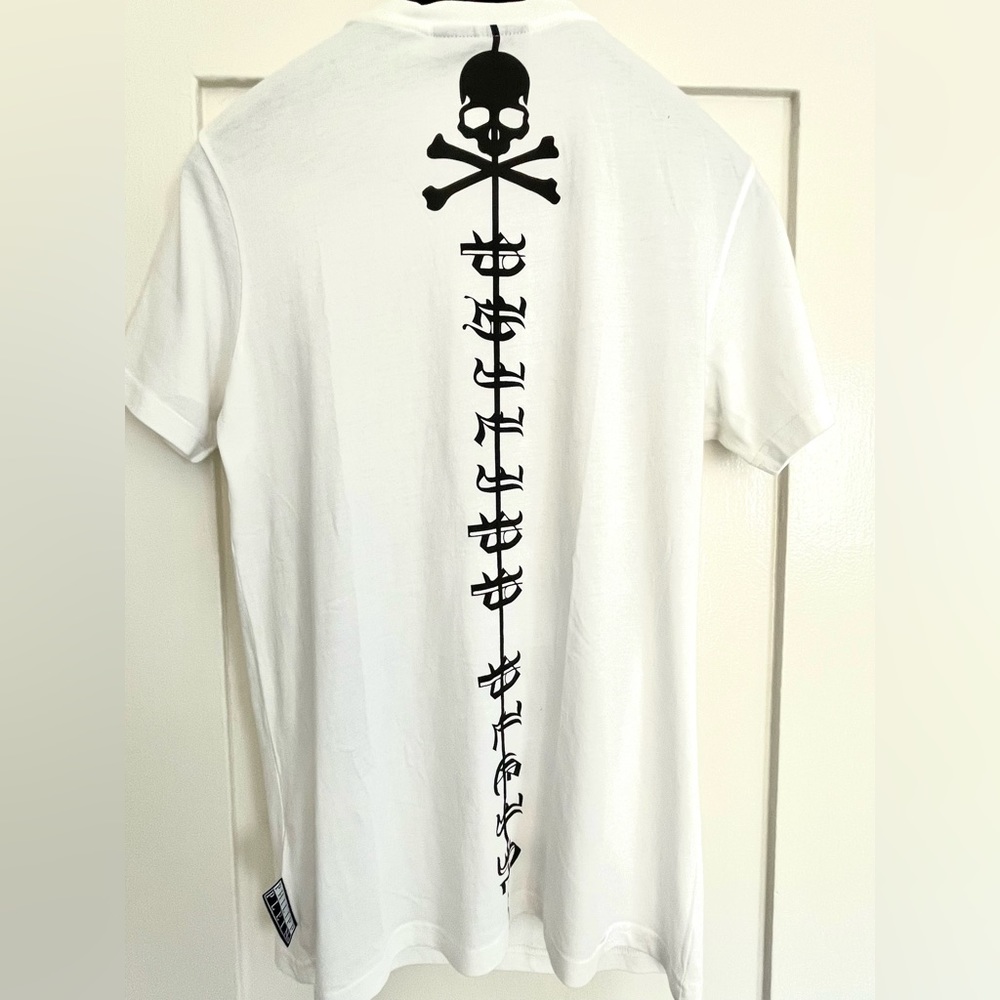 T-Shirt - Picture 4 of 4